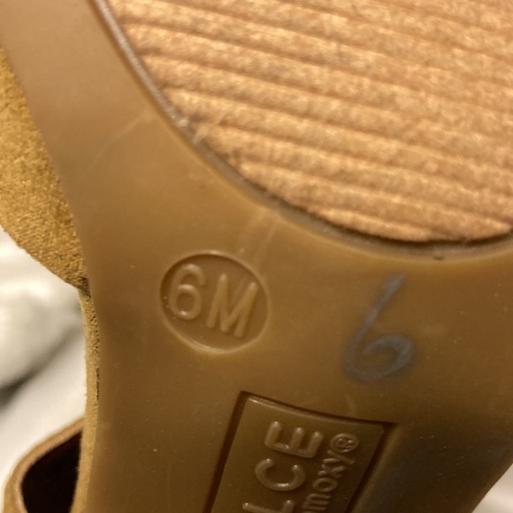 Dolce Suede leather shoes - Size 6M - Picture 6 of 7